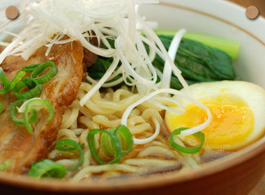 炙りチャーシューのせ醤油ラーメン