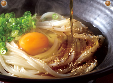 讃岐うどんの亀城庵公認レシピ　釜玉うどん