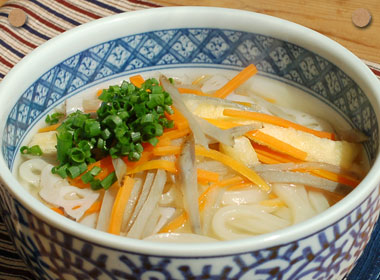 麺つゆで煮たままかけうどん