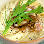 きのことベーコンのカフェ風うどん