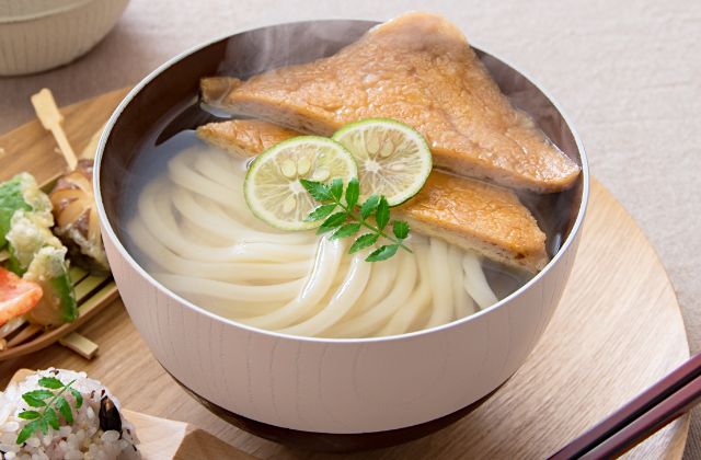 ジュワッとジューシーなきつねうどん